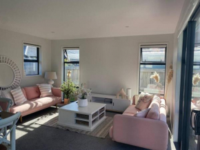 Papamoa beach New Summer Days 3 Bedroom home